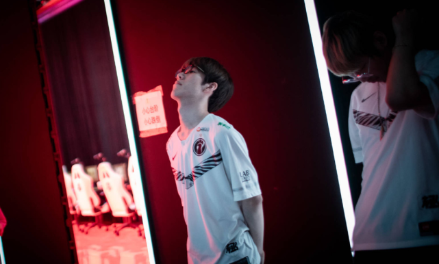 尽管经验尚 尽管经验尚