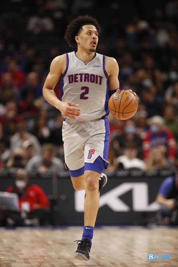 展现出与前 展现出与前